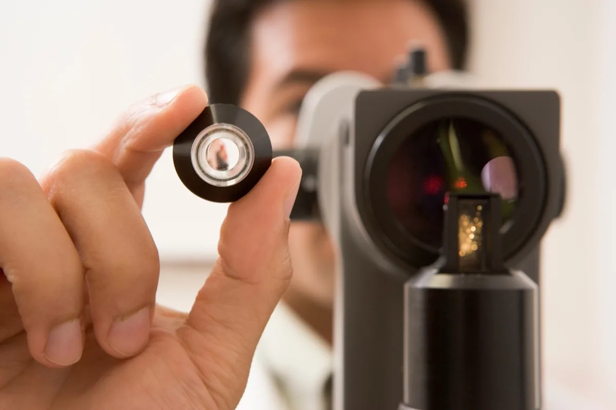 A gonioscopy lens used to view the drainage angle of the eye
